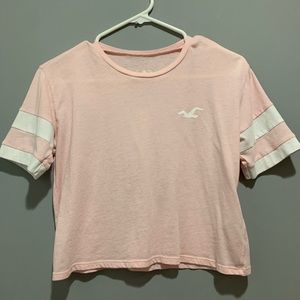 a short sleeve hollister top